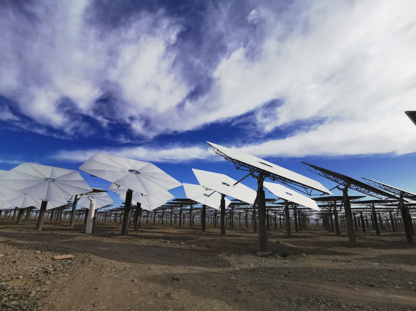 Hami 50 MW Solarturmprojekt, bei welchem NWEPDI als EPC-Subunternehmer fungiert